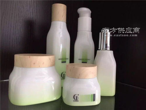 高誠玻璃 臺山市專業化妝品玻璃瓶定制廠家，品質與創新并重